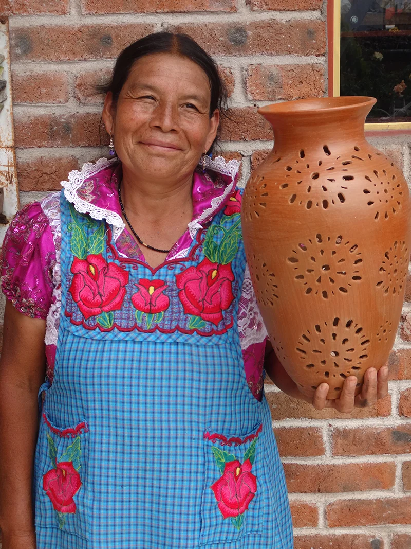 マ*ム様 314=22 SAKANA PORTRAITS POCOPEN NIS Ceramics — Unpainted Red — Friends of Oaxacan Art